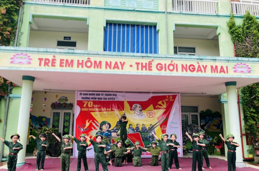  Chào mừng 70 năm Chiến thắng Điện Biên Phủ